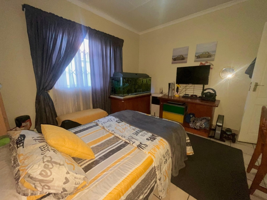 4 Bedroom Property for Sale in Waterval East North West